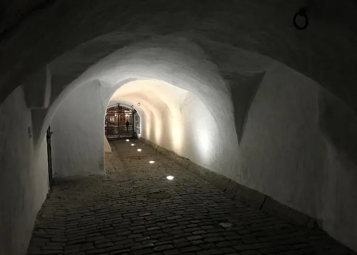 Апартаменти Old Bishop's House