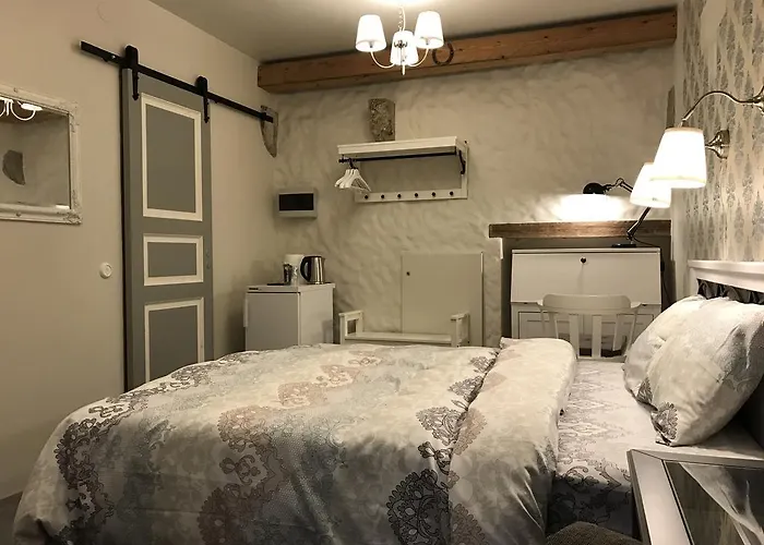 Old Bishop's House Апартаменти